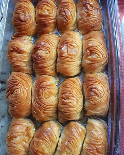 Tereyağlı Bol Cevizli Ev Baklavasi
