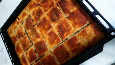 Kıymalı El Açması Börek
