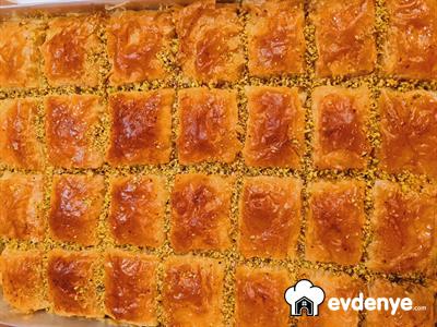 Ev Yapımı Antep Fıstıklı Baklava