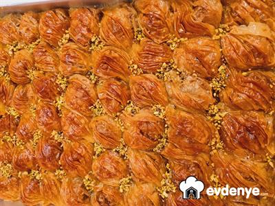 Midye Baklava
