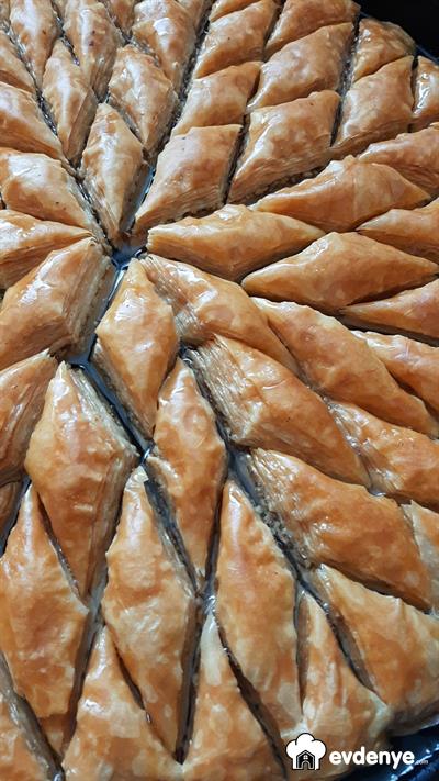 Cevizli El Açması Baklava
