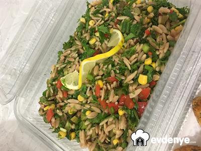 Tavuklu Arpa Şehriye Salatası