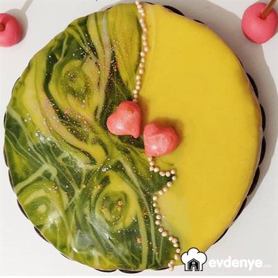 Orman Meyveli Parlak Ayna Soslu Beyaz Çikolatalı Mus Pasta - Mirror Glaze Cake