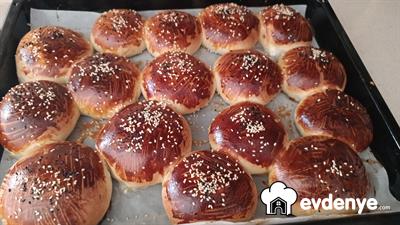 Peynirli Yeşil Zeytinli Veya Sade Poğaça