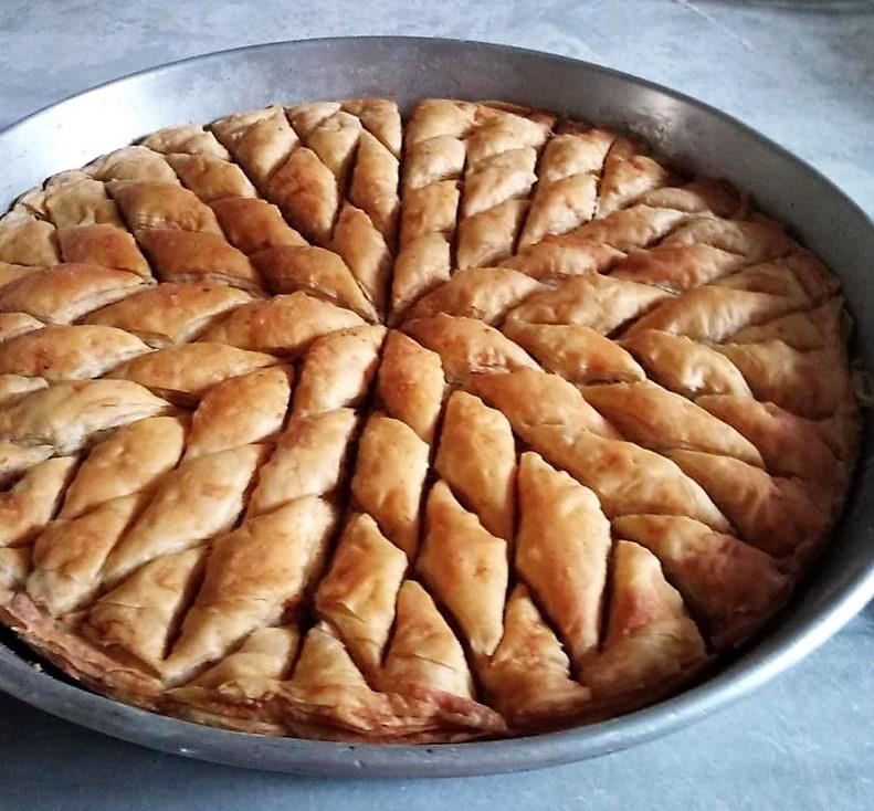Cevizli baklava En sıcak ev lezzetleri Ev Yemeği